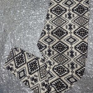 Geometric Black and Cream Leggings